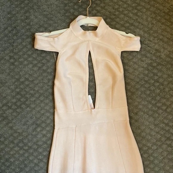 NWOT House of CB Light Pink Bandage Mermaid Bodycon Gown // Size M - Picture 4 of 4